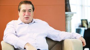 "Dinu 'Vamă' minte! Am avut acceptul lui să negociez cu Bornescu"** Vezi ce au discutat