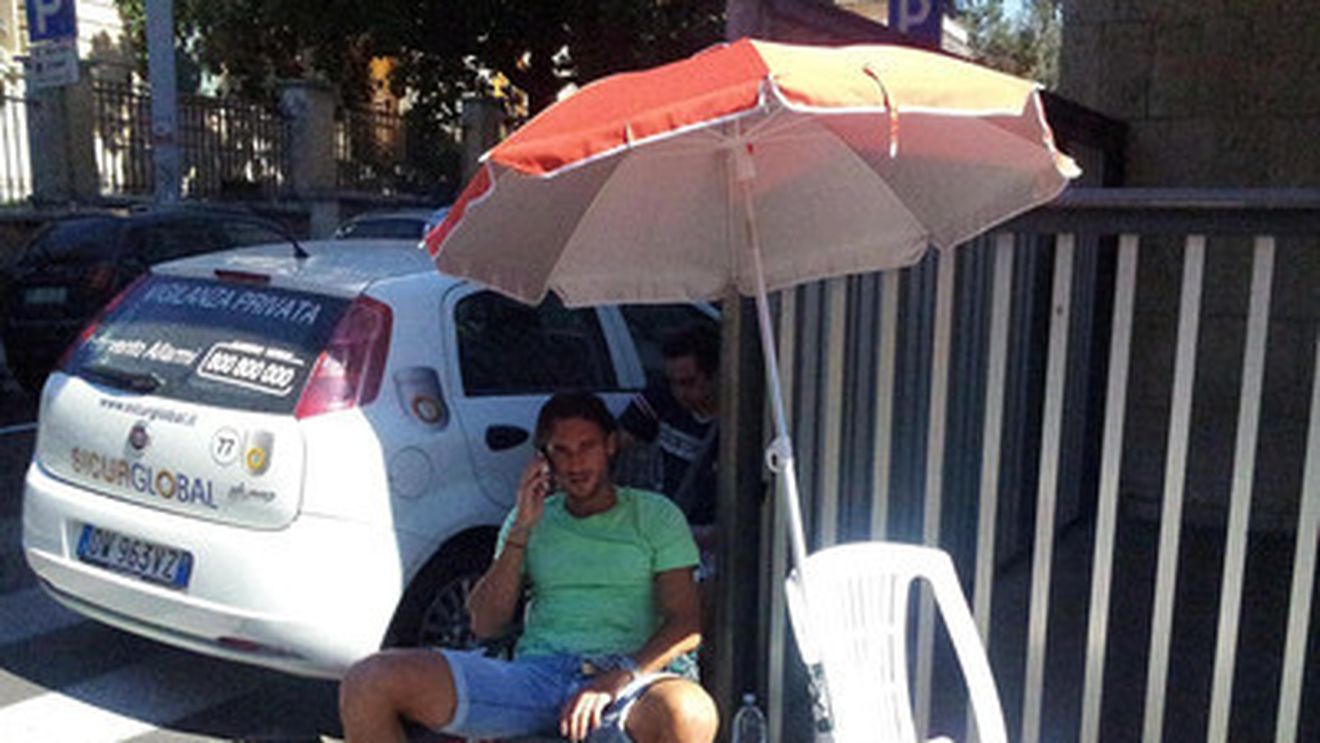 Fotbalistul Emanuele Pesoli a ieșit din greva foamei