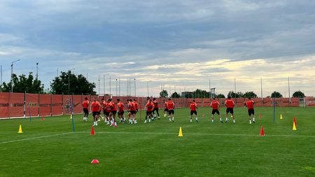 Imaginile momentului de la antrenamentul roș-albaștrilor! Revenire importantă la FCSB chiar înaintea meciului cu CSKA 1948 Sofia: s-a pregătit alături de lotul lui Elias Charalambous! | FOTO & VIDEO