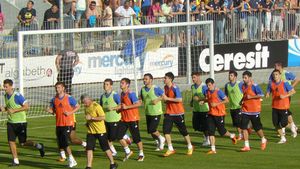 Prezentare de gală pentru Petrolul!** Grecii de la AEK vin pe "Ilie Oană"