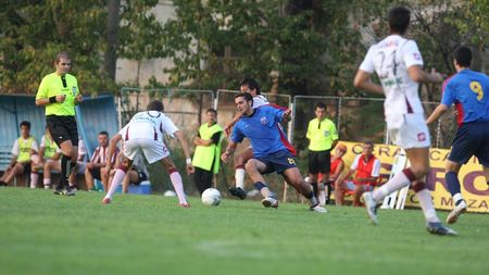 „Rămân dacă pleacă Lăcătuș!"