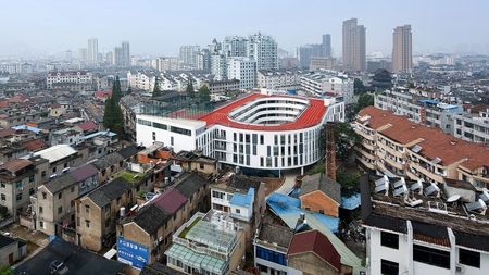 "Made in China". O școală primară din Taizhou a construit cea mai bizară pistă de atletism