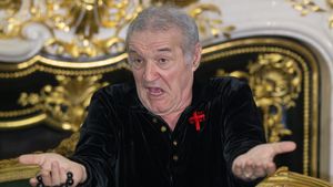 Gigi Becali l-a luat la rost pe Gheorghe Mustață, prin telefon, după ce a aflat că îl susține pe Călin Georgescu. Liderul Peluzei Nord a încercat să ascundă că a fost certat de miliardar: „E altceva dacă va candida el”