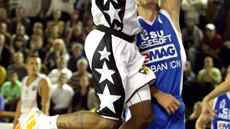 Vicecampionii merg cu "Steaua" de Sărbători