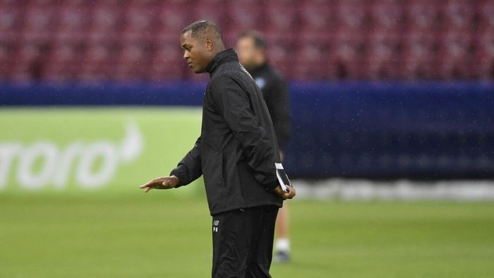 Ce a remarcat marele Patrick Kluivert la jocul CFR-ului și care este singurul jucător de la Cluj pe care îl cunoaște!