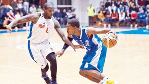 Doi baschetbaliști de culoare acuză că au fost făcuți "maimuțe din junglă" de către un instructor de la Dinamo