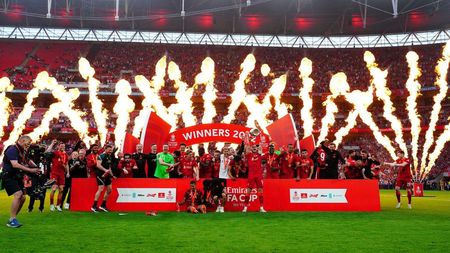 Liverpool a câștigat cel de-al treilea trofeu din acest sezon. Mohamed Salah incert pentru finala Ligii Campionilor