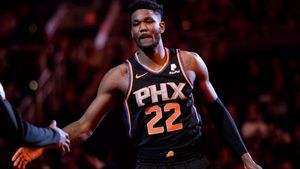Baschetbalistul Deandre Ayton a fost suspendat 25 de meciuri pentru dopaj