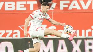Dennis Politic a răbufnit şi şi-a făcut praf colegii, după CFR Cluj - Dinamo 3-1: „Nu suntem aici la număr!”