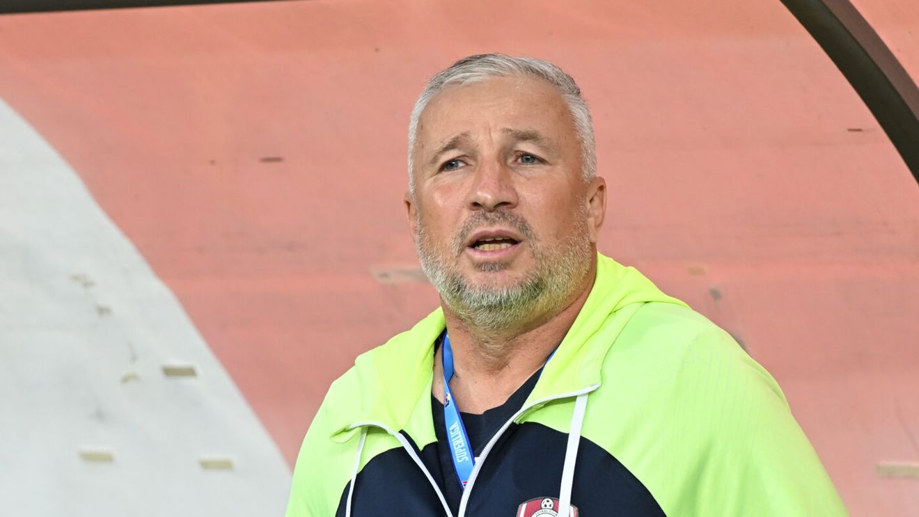 Dan Petrescu nu mai vrea să audă de titlu. „Nu ne mai gândim, ne gândim doar la meciul ăsta”. Antrenorul a ieșit la atac împotriva arbitrilor
