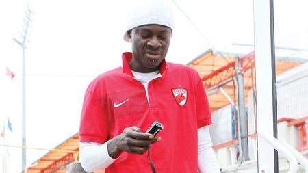 N'Doye a semnat din dragoste