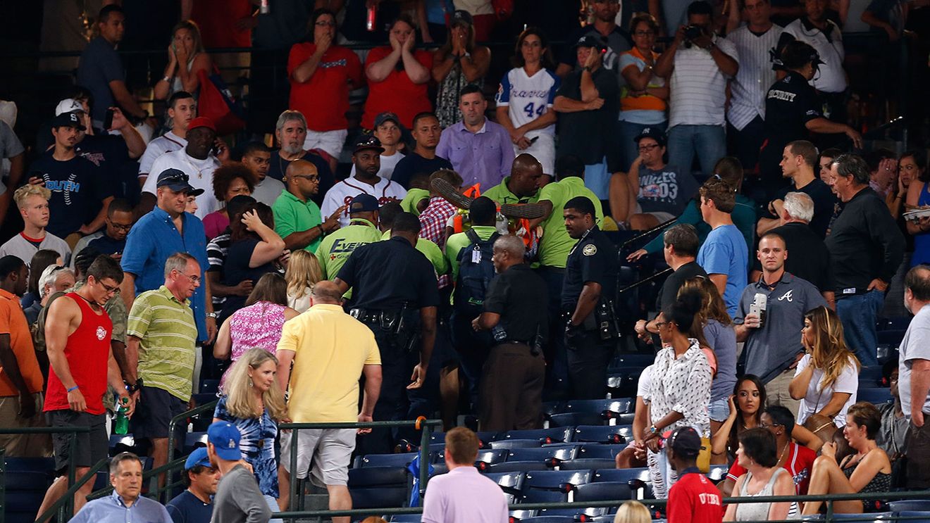 Dramă în SUA: Un fan a decedat după ce a căzut din tribună, de la o înălțime de 12 metri, la un meci din MLB