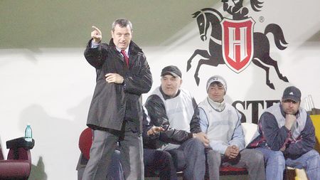 "Rușinos!"