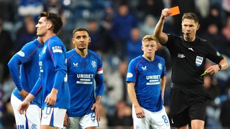 Nota lui Ianis Hagi. Cât a primit românul după ce și-a distrus revenirea la Rangers cu un cartonaș roșu halucinant