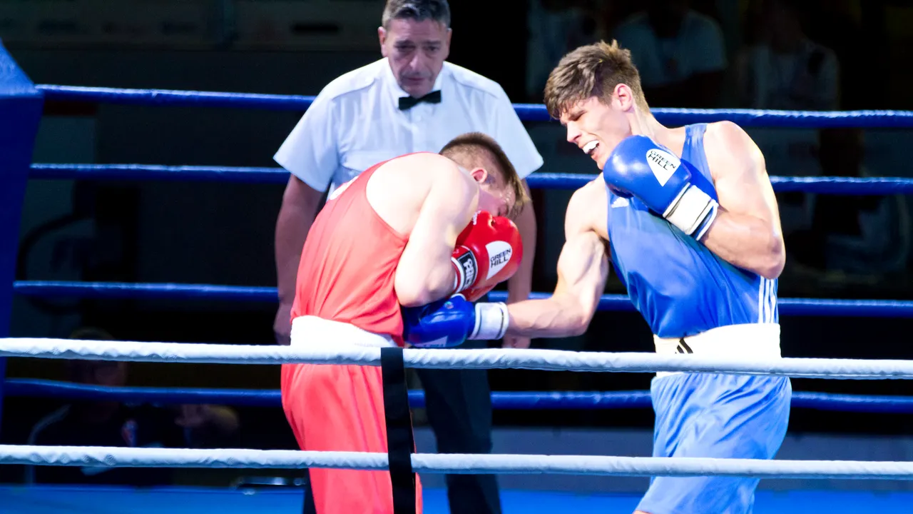 Centura de Aur - Nicolae Linca | Andrei Arădoaie, campionul european la box, a debutat cu victorie pe ringul de la Galați