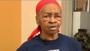 Ce a pățit un hoț care a spart apartamentul unei bătrâne, campioană la bodybuildig: ”L-am bătut tare de tot”