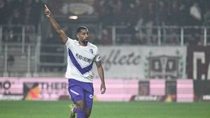 Rapid vrea să-l transfere de urgență pe „magicianul” Adel Bettaieb!