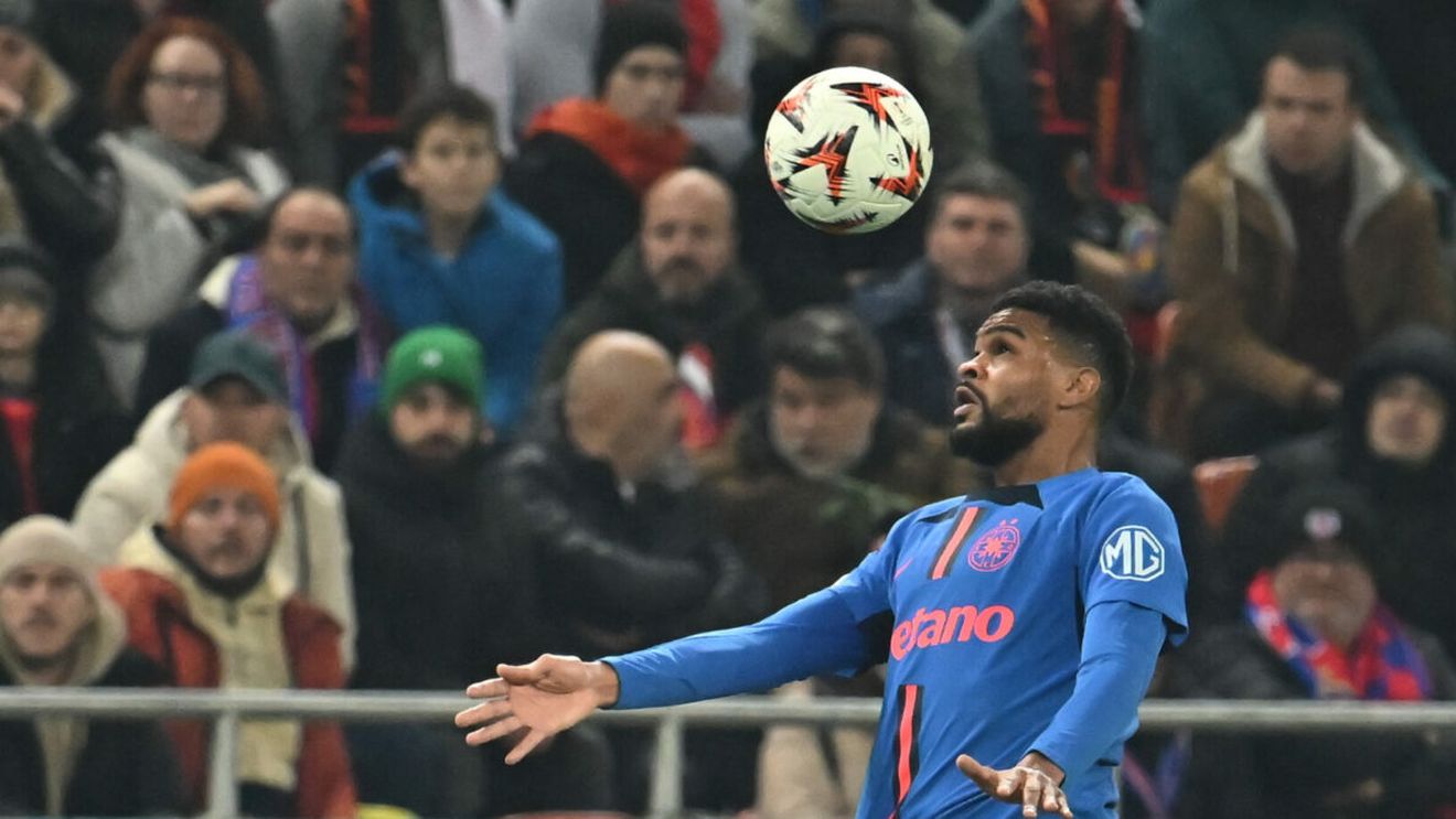 Edjouma, la un pas de golul carierei în FCSB – Lyon, după o centrare perfectă a lui Radunovic