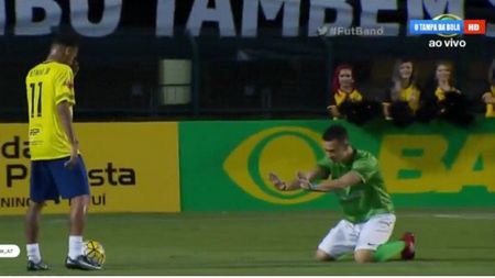 L-a implorat, s-a pus în genunchi în fața lui, dar tot n-a scăpat de "umilință". VIDEO Cum a trecut Neymar de adversarul direct în această fază