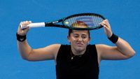 Jelena Ostapenko a făcut publice amenințările cu moartea și mesajele în care e atacată pentru că ar fi supraponderală: „Prin asta trebuie să trec”