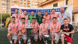 După United și Arcada, Galați mai dă o campioană națională în 2023! Ajaxul din același oraș cu Oțelul, aur la turneul final organizat la Bistrița. Reacție „de milioane” a lui Gabi Balint: „Am crezut că e un sport mai relaxant. Sânmărtean mi-a zis că l-a încercat, dar că ritmul e prea ridicat pentru el!” | EXCLUSIV