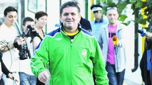 Vă vine să credeți?!** Lăcătuș: "Să batem Steaua!"