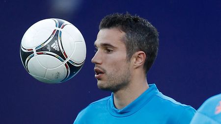 Granzii Spaniei nu au voie la Van Persie: "Ce naiba să caute acolo?"** Omul care a sechestrat viața golgheterului: "Vrea să învingă, dar nu cu orice preț"