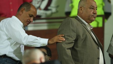 "Noi muncim și Copos se plimbă cu barca"