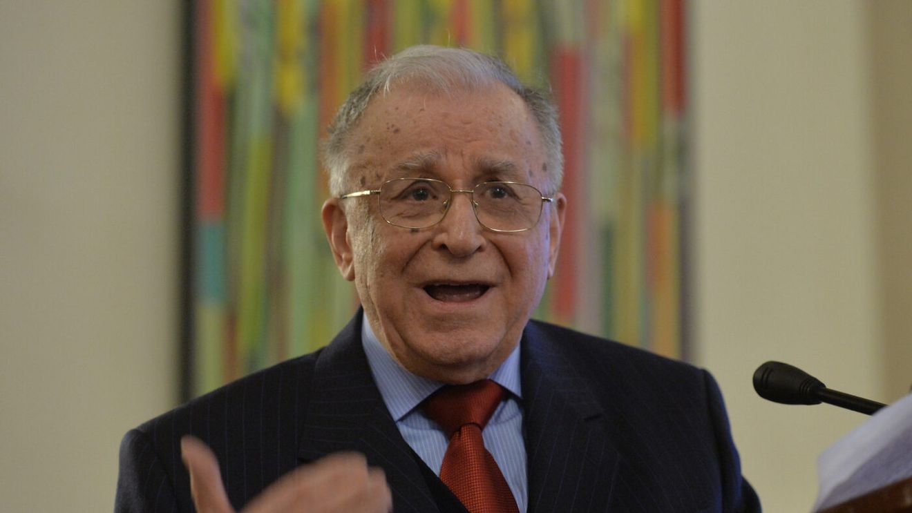 Ion Iliescu povestea într-un interviu fabulos acordat pentru ProSport despre pasiunile sale: a jucat fotbal și tenis de masă! „Eram mijlocaș! Pasam bine și înscriam!”