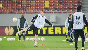 Imaginea de pe Național Arena care a făcut deliciul presei din Anglia! "Așa vor ei să obțină victoria!?"** Benitez, ironizat după conferința de presă