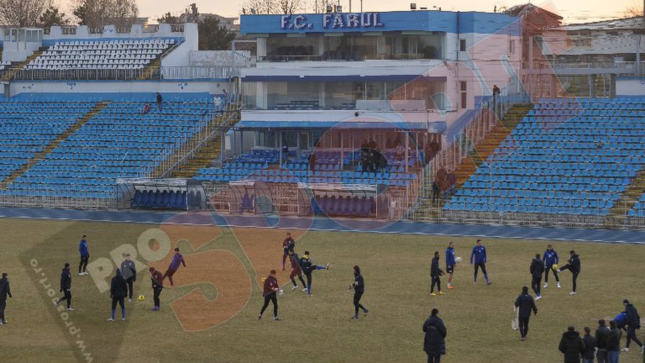 FOTO EXCLUSIV** Primele imagini cu steliștii în "exil"! Ilie Stan, fără 6 jucători