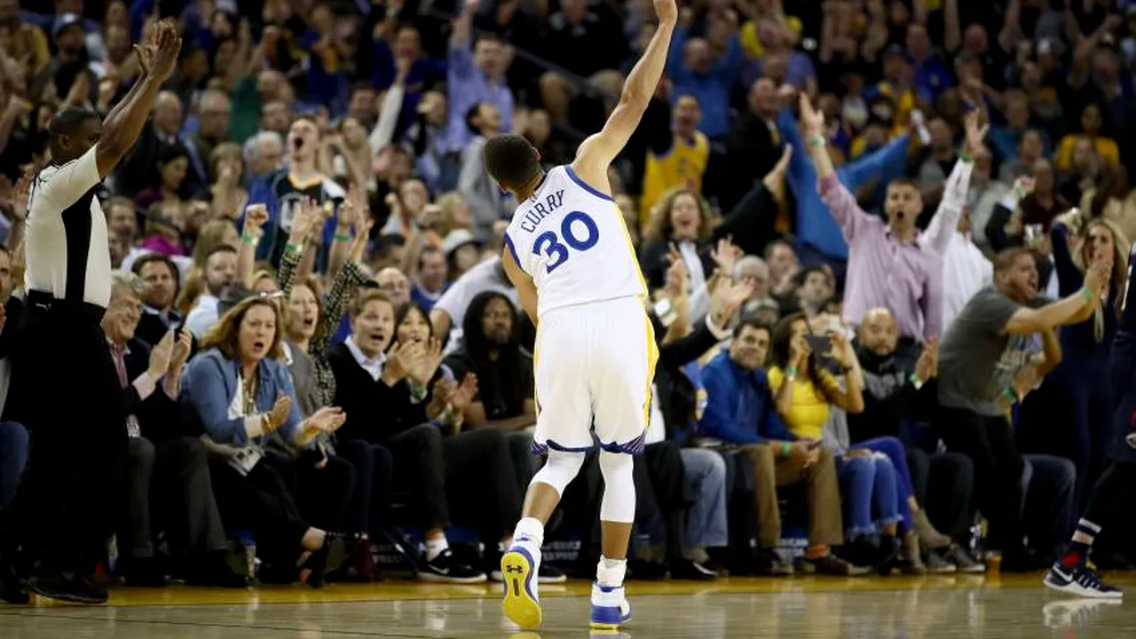 Record fantastic stabilit în NBA! Stephen Curry a înscris 13 coșuri de 3 puncte într-un meci