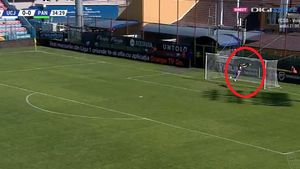 EXCLUSIV | Interviu cu puștiul-spectacol de la U Cluj. A marcat de la mijlocul terenului, e născut în țara lui Messi și a luat 9,71 la BAC