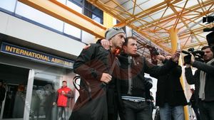 FOTO Roma a ajuns la Cluj** Doar trei fani i-au așteptat pe Totti&comp!