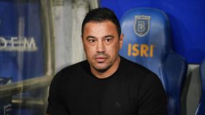 Antrenorul lui Bașakșehir, reacție scandaloasă, după ce a fost spulberat de Universitatea Craiova: „O echipă ceva mai slabă”