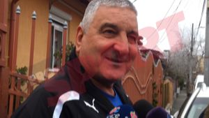 VIDEO DE SENZAȚIE: Cum a reacționat Rică Răducanu când ultrașii Rapidului au venit cu colindul!