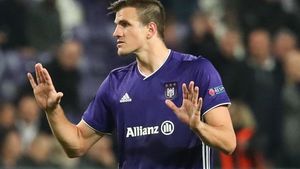 OFICIAL | Olăroiu a mai dat o lovitură pe piața transferurilor. Jiangsu Suning s-a reorientat rapid după pierderea lui Gareth Bale