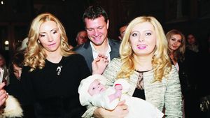 "Câinii", săgeată la Bamboo!** Marius Niculae a sărbătorit botezul fiicei sale