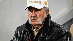 Mândria lui Ion Țiriac de a fi român, o lecție despre patriotism: „Tot cu ăsta mă duc peste tot”