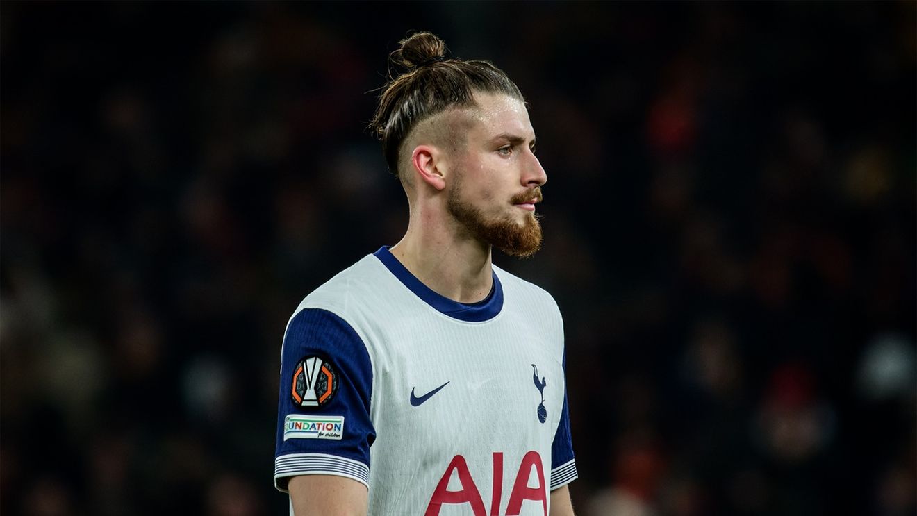 Englezii anunță plecarea iminentă a lui Radu Drăgușin de la Tottenham: „Situația e precară”