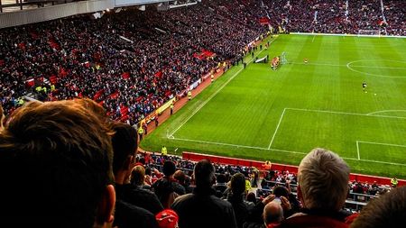 Paradoxul "Old Trafford": United a anunțat o medie de 75.189 spectatori pe meci, dar în tribune au fost mult mai puțini