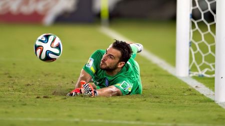 Karnezis, mulțumit de egalul cu tricolorii: "E un rezultat pozitiv pentru noi, România are o echipă bună și știam că va fi dificil"