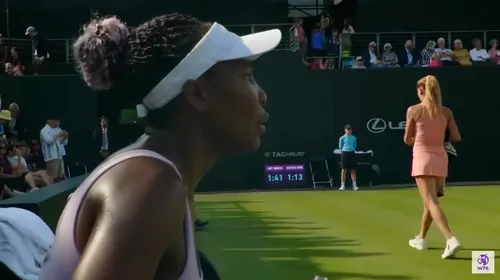 Camila Giorgi, gest urât la adresa lui Venus Williams în timpul meciului de la Birmingham! Cum a putut reacționa italianca după ce americanca a alunecat și a căzut | VIDEO