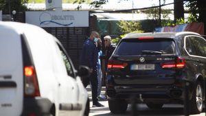 Ce mai face Dan Petrescu? Unde a fost surprins fostul antrenor de la CFR Cluj | FOTO EXCLUSIV