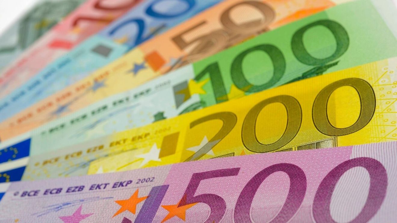 "A dat 1.000.000 de euro pe 300 de vaci gestante!". Afaceristul vrea să creeze o forță în fotbalul românesc pentru a-l detrona pe Gigi Becali şi face bani din orice