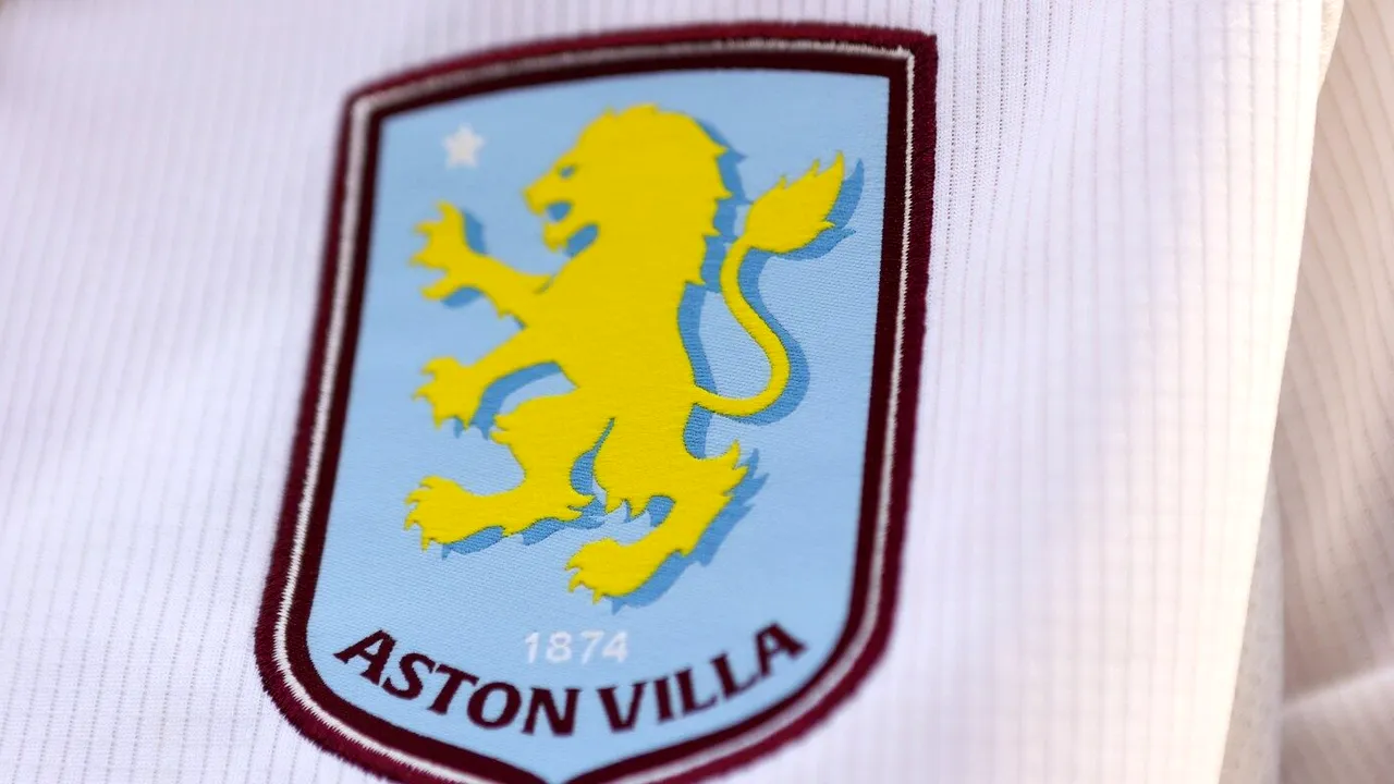 Ofertă de la Aston Villa pentru un mare fotbalist al lui Dinamo