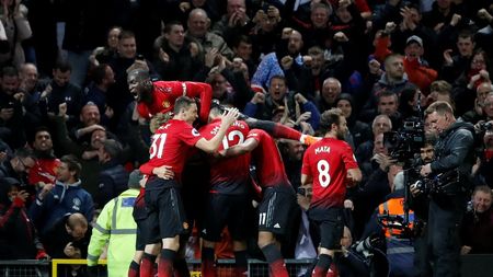 Mourinho respiră! "Specialul" era demis în minutul 10, când Newcastle conducea cu 2-0, dar renegații Pogba și Alexis Sanchez l-au salvat pe portughez. Final nebun pe "Old Trafford"