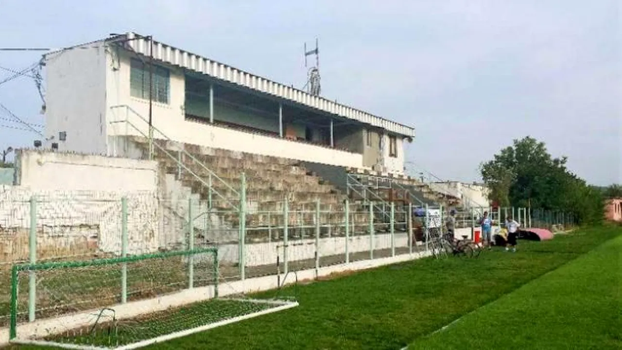 Decăderea fotbalului românesc | Clubul la care și-a făcut junioratul Boloni a scos baza sportivă la vânzare pe OLX. Reacția fostului internațional: 