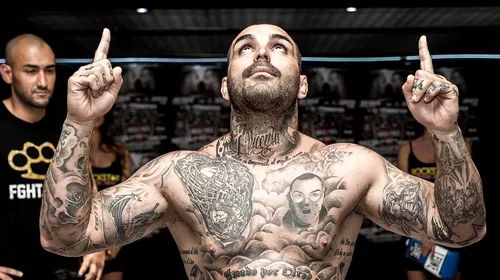 FOTO | Cel mai tatuat luptător din lume se bate în România. Trallero, Hannibal Lecter, Pablo Escobar și Cabo