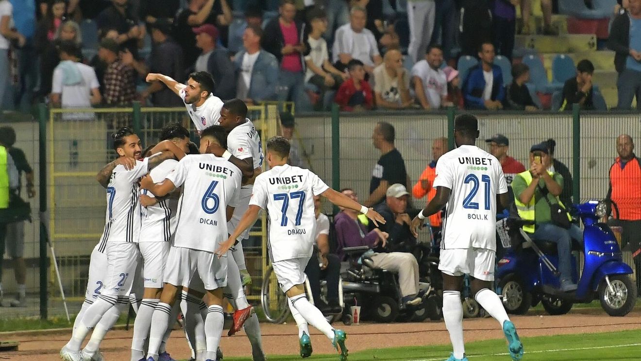 Transfer de play-off în Superliga! Golgheterul a refuzat oferta patronului care l-a ajutat cel mai mult în carieră pentru a juca la un club cu pretenții: „Simt că se duce la ei. La noi nu vine sigur”. EXCLUSIV